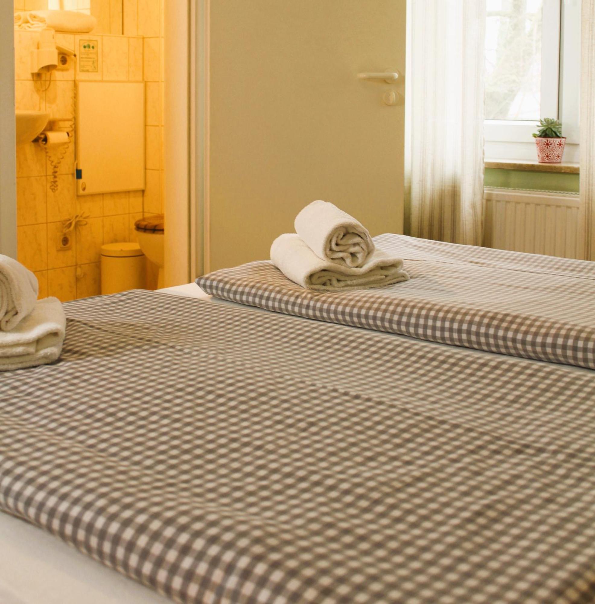 Haus Am Bach - Gemuetliche Pension Allershausen Kültér fotó
