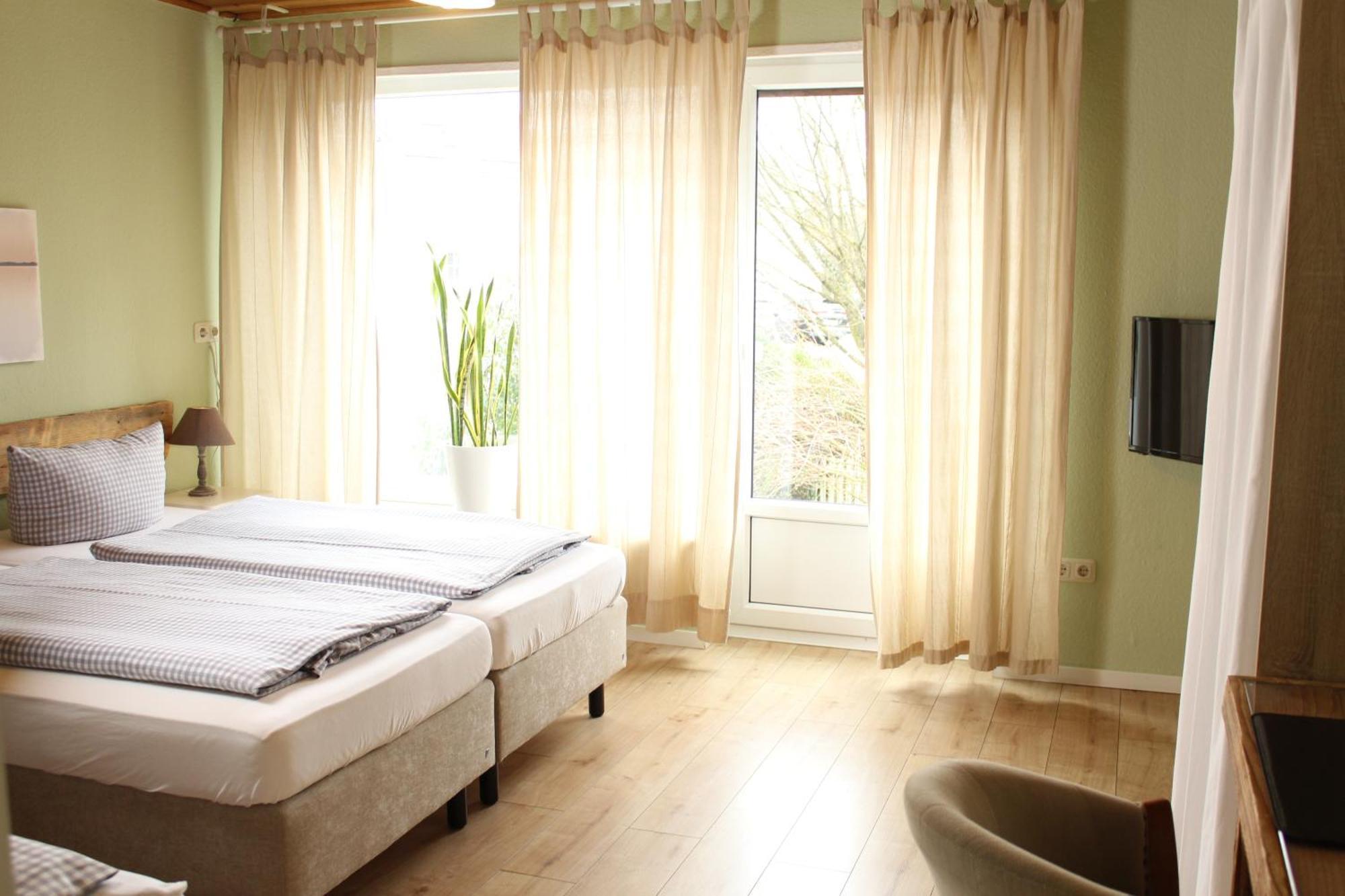Haus Am Bach - Gemuetliche Pension Allershausen Kültér fotó