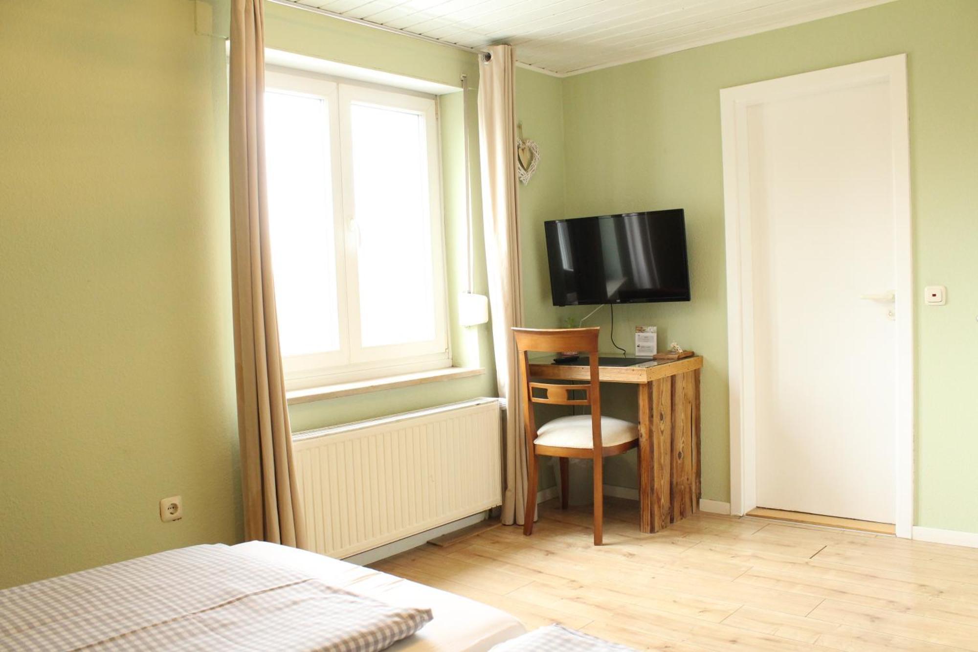Haus Am Bach - Gemuetliche Pension Allershausen Kültér fotó