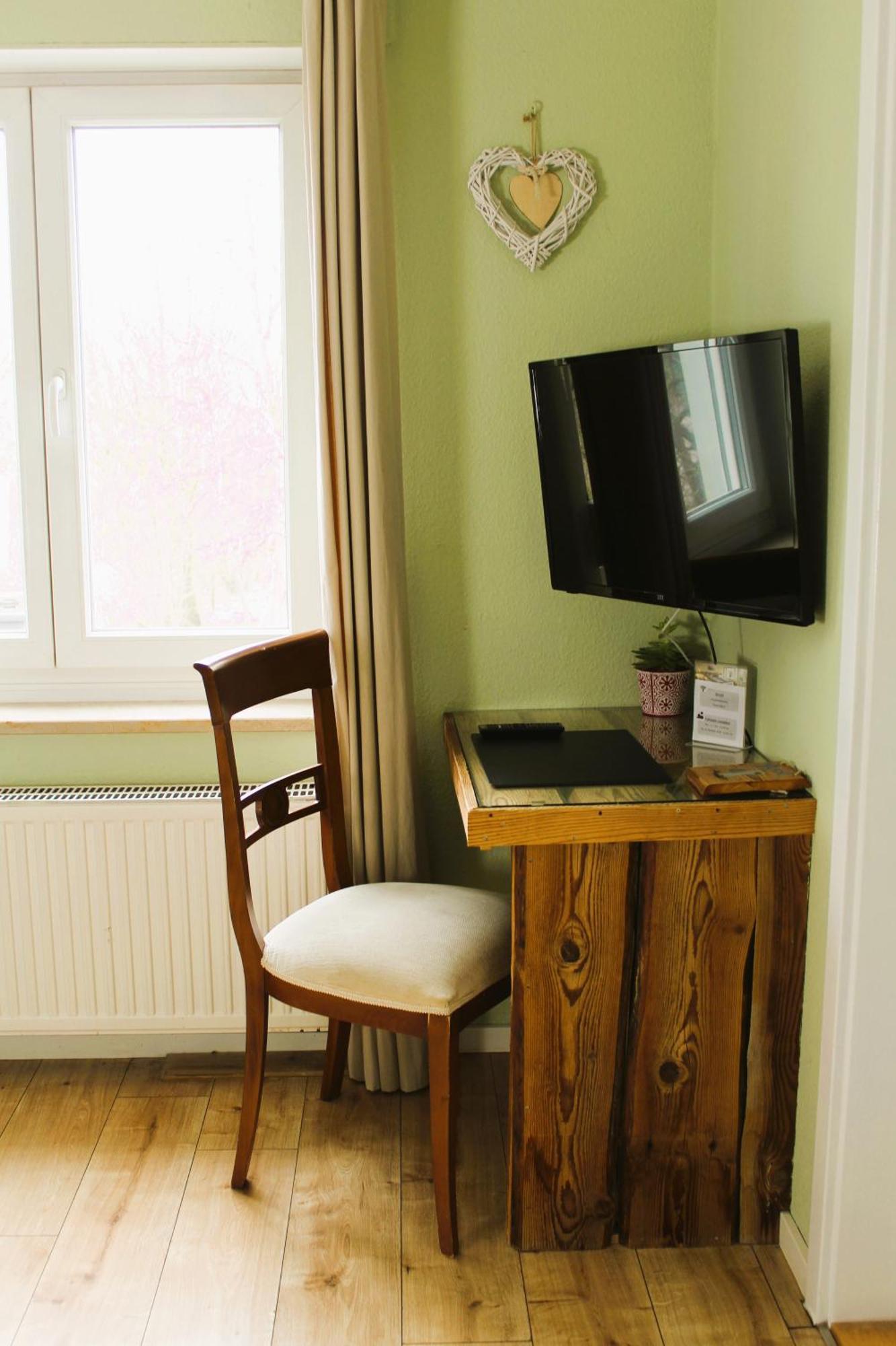 Haus Am Bach - Gemuetliche Pension Allershausen Kültér fotó
